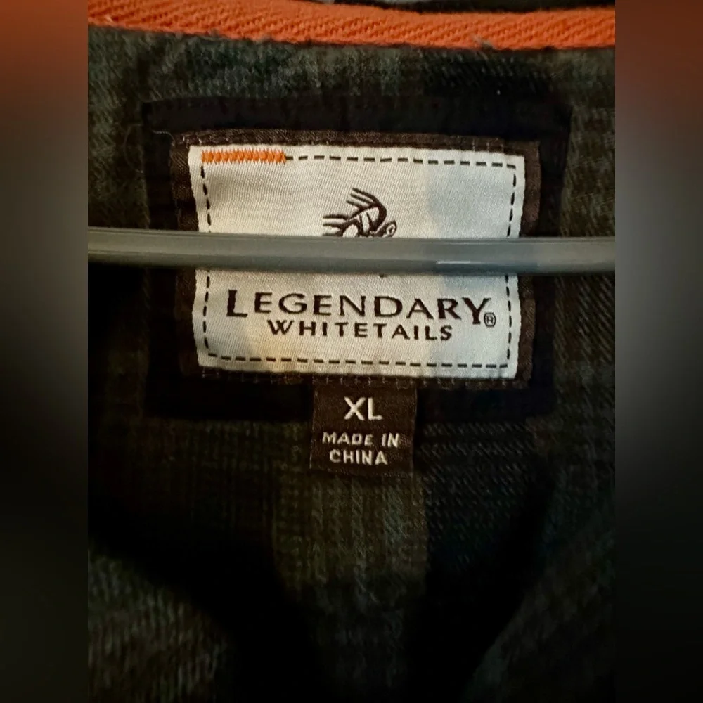 Legendary Whitetails Hooded Dark Gray Plaid Shirt Jacket - Picture 2 of 3